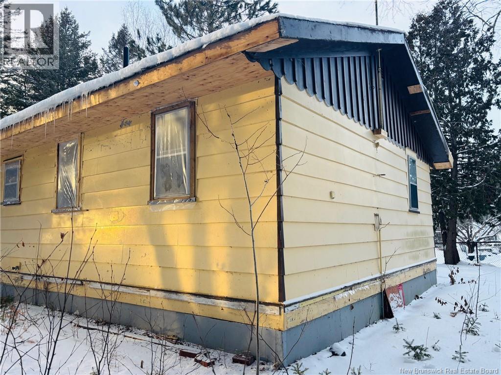 35 Pleasant Avenue, Doaktown, New Brunswick  E9C 1B5 - Photo 6 - NB132084