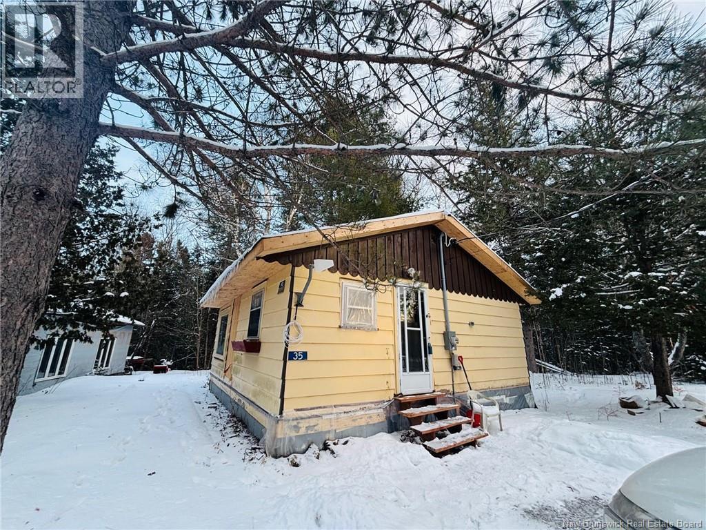 <h3>$79,900</h3><p>35 Pleasant Avenue, Doaktown, New Brunswick</p>