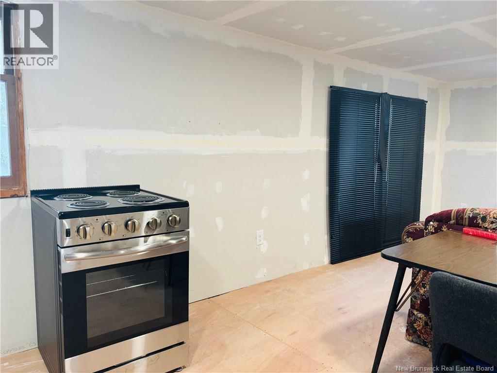 35 Pleasant Avenue, Doaktown, New Brunswick  E9C 1B5 - Photo 12 - NB132084