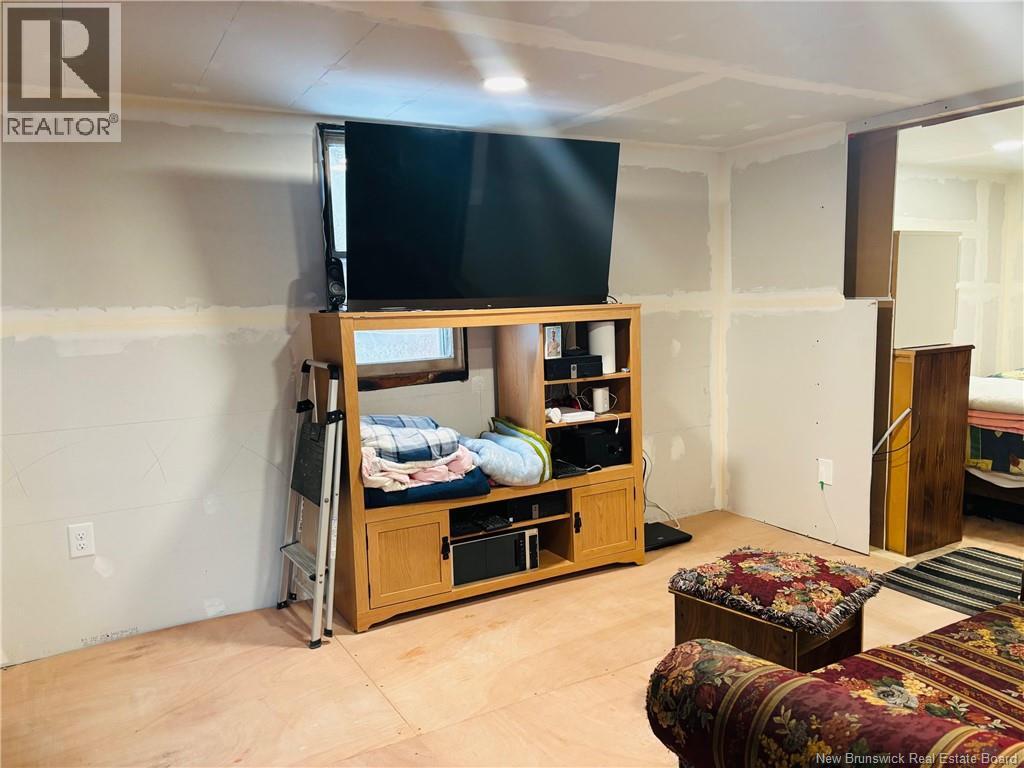 35 Pleasant Avenue, Doaktown, New Brunswick  E9C 1B5 - Photo 18 - NB132084