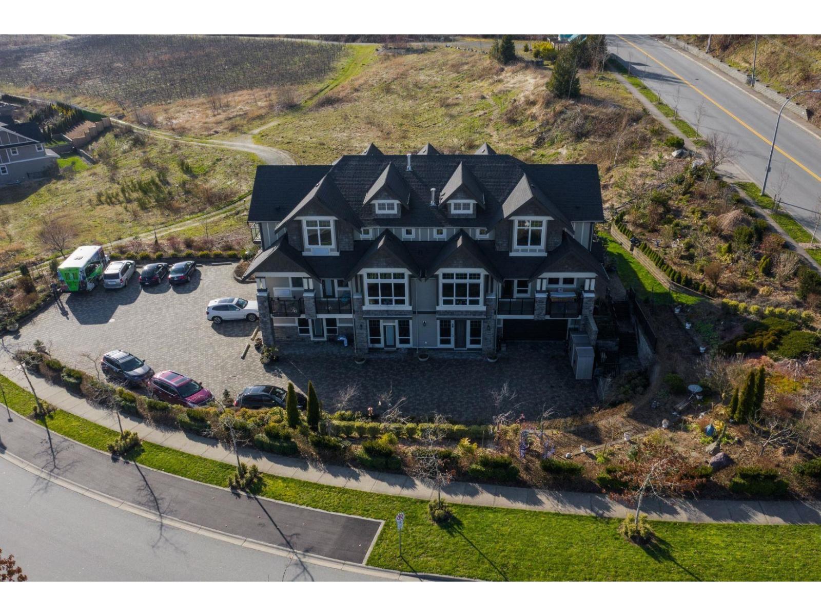 2379 Chardonnay Lane, Abbotsford, British Columbia  V4X 0A6 - Photo 3 - C8075081