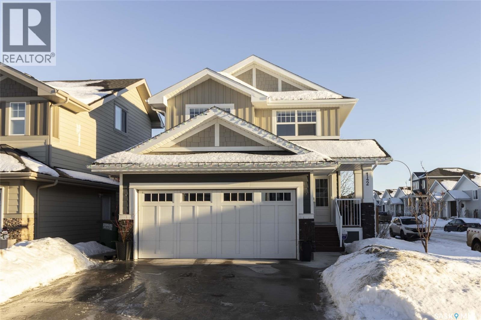 142 Stilling MEWS, Saskatoon, Saskatchewan