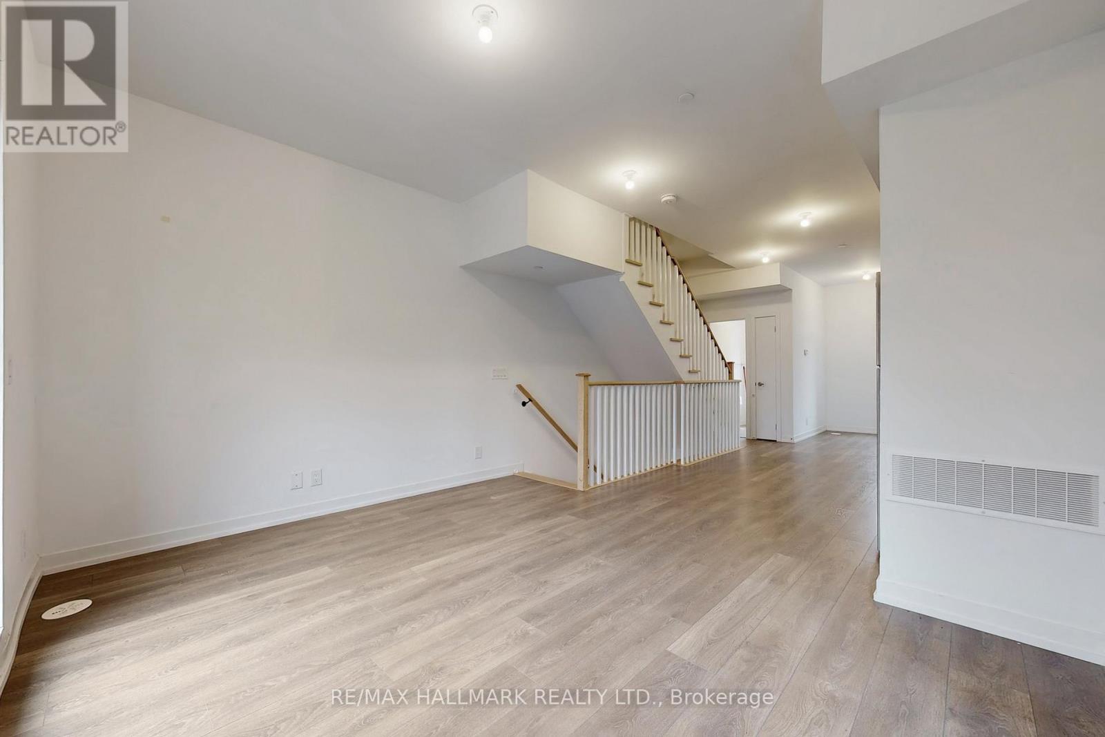 68a Tisdale Avenue, Toronto, Ontario  M4A 1C5 - Photo 8 - C12566996