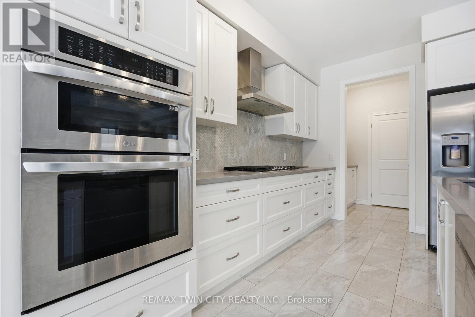 624 Beckview Crescent, Kitchener, Ontario  N2R 0R4 - Photo 14 - X12695748