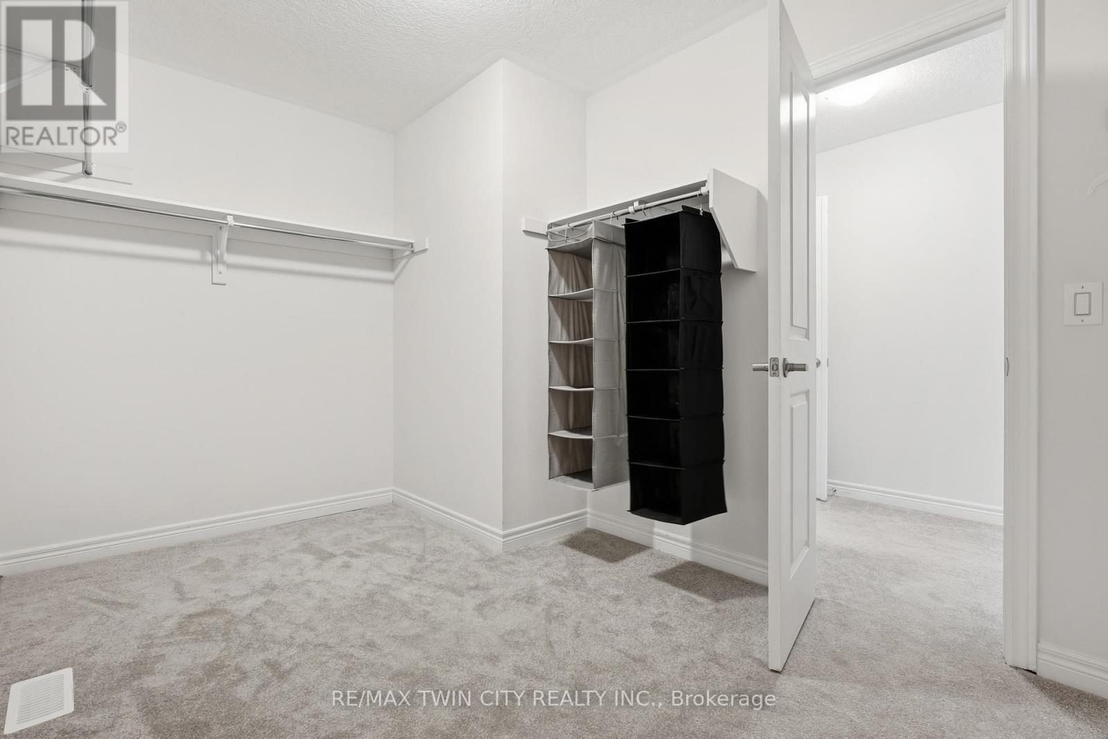 624 Beckview Crescent, Kitchener, Ontario  N2R 0R4 - Photo 25 - X12695748