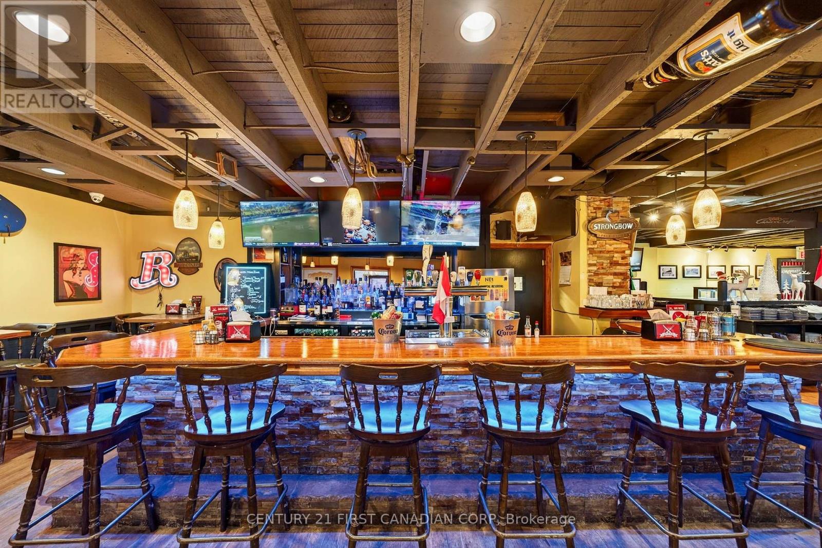 97 Main Street S, Lambton Shores, Ontario  N0N 1J0 - Photo 11 - X12695996