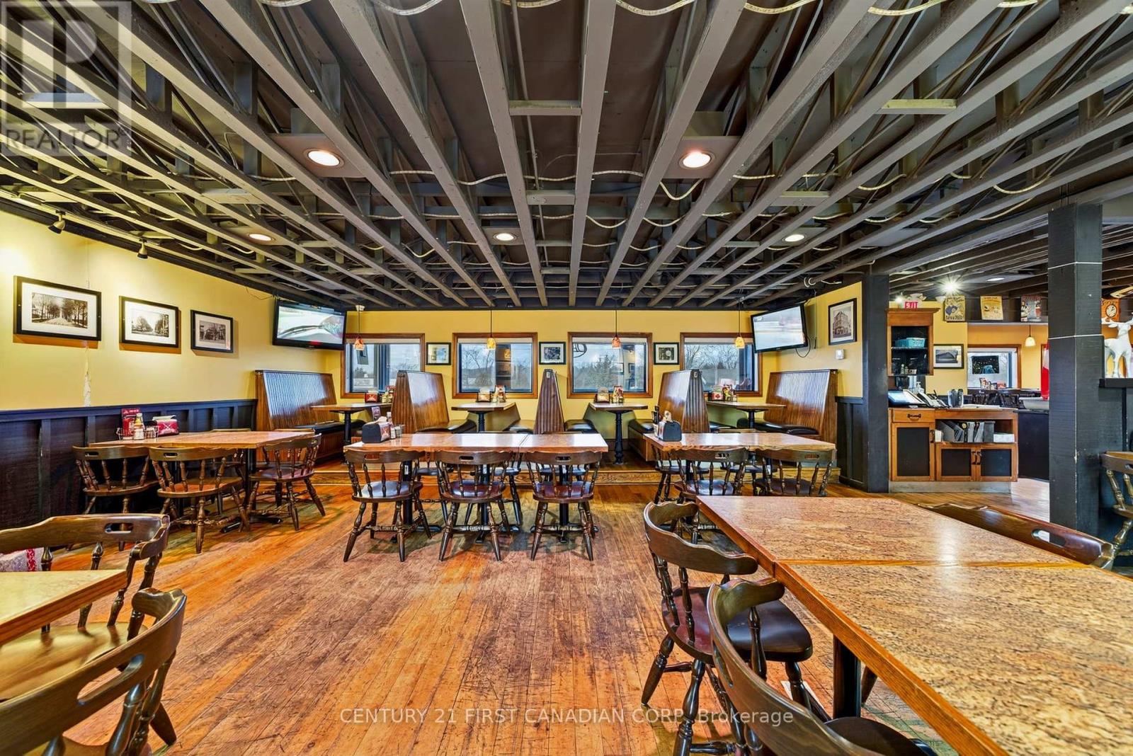 97 Main Street S, Lambton Shores, Ontario  N0N 1J0 - Photo 16 - X12695996