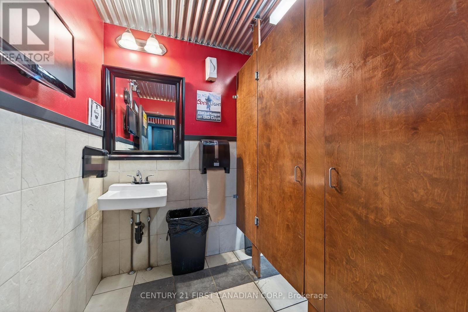 97 Main Street S, Lambton Shores, Ontario  N0N 1J0 - Photo 18 - X12695996