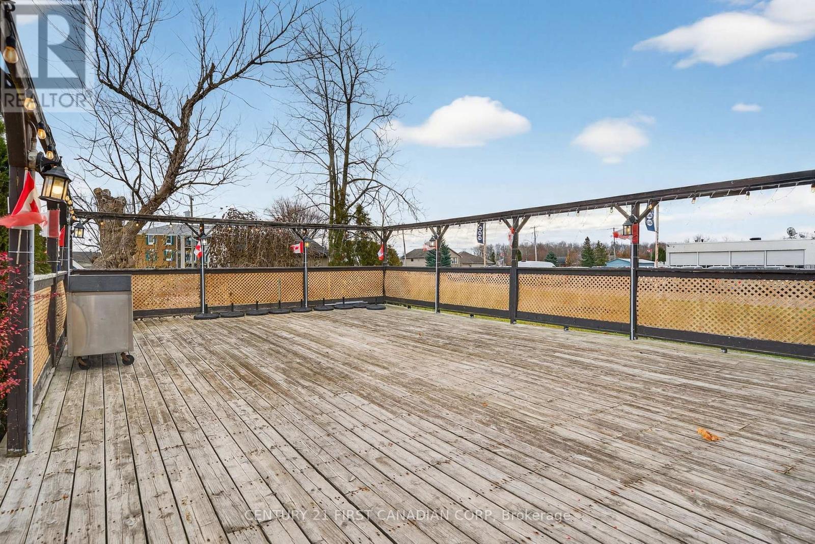 97 Main Street S, Lambton Shores, Ontario  N0N 1J0 - Photo 4 - X12695996