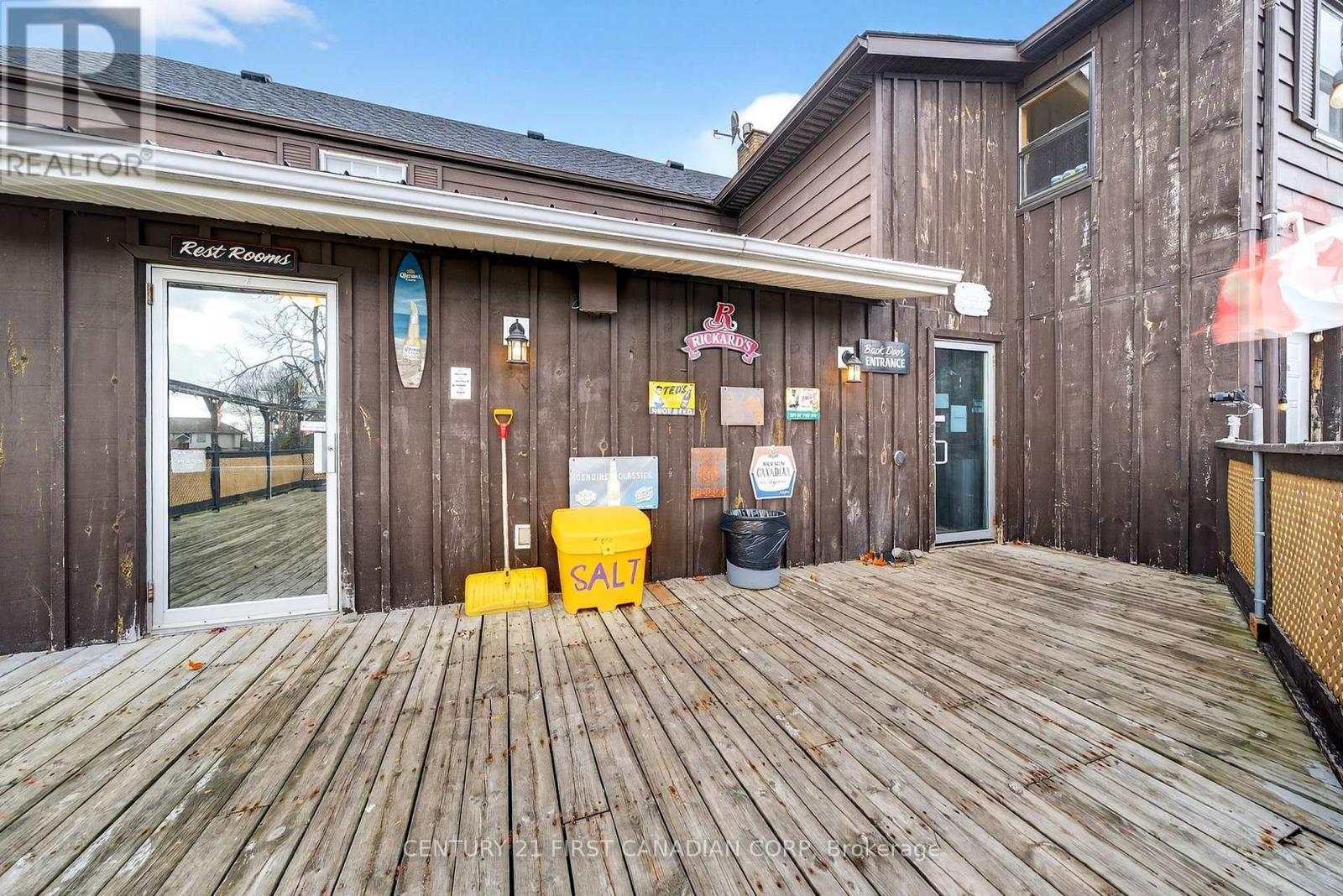 97 Main Street S, Lambton Shores, Ontario  N0N 1J0 - Photo 6 - X12695996