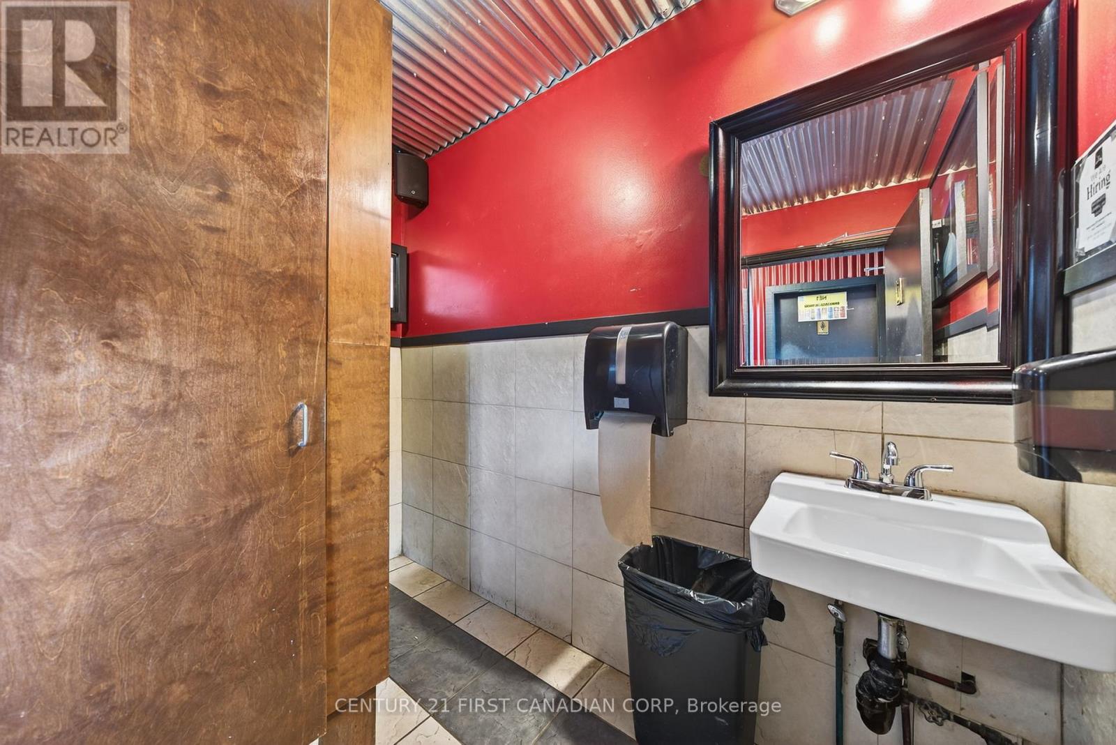 97 Main Street S, Lambton Shores, Ontario  N0N 1J0 - Photo 19 - X12696020