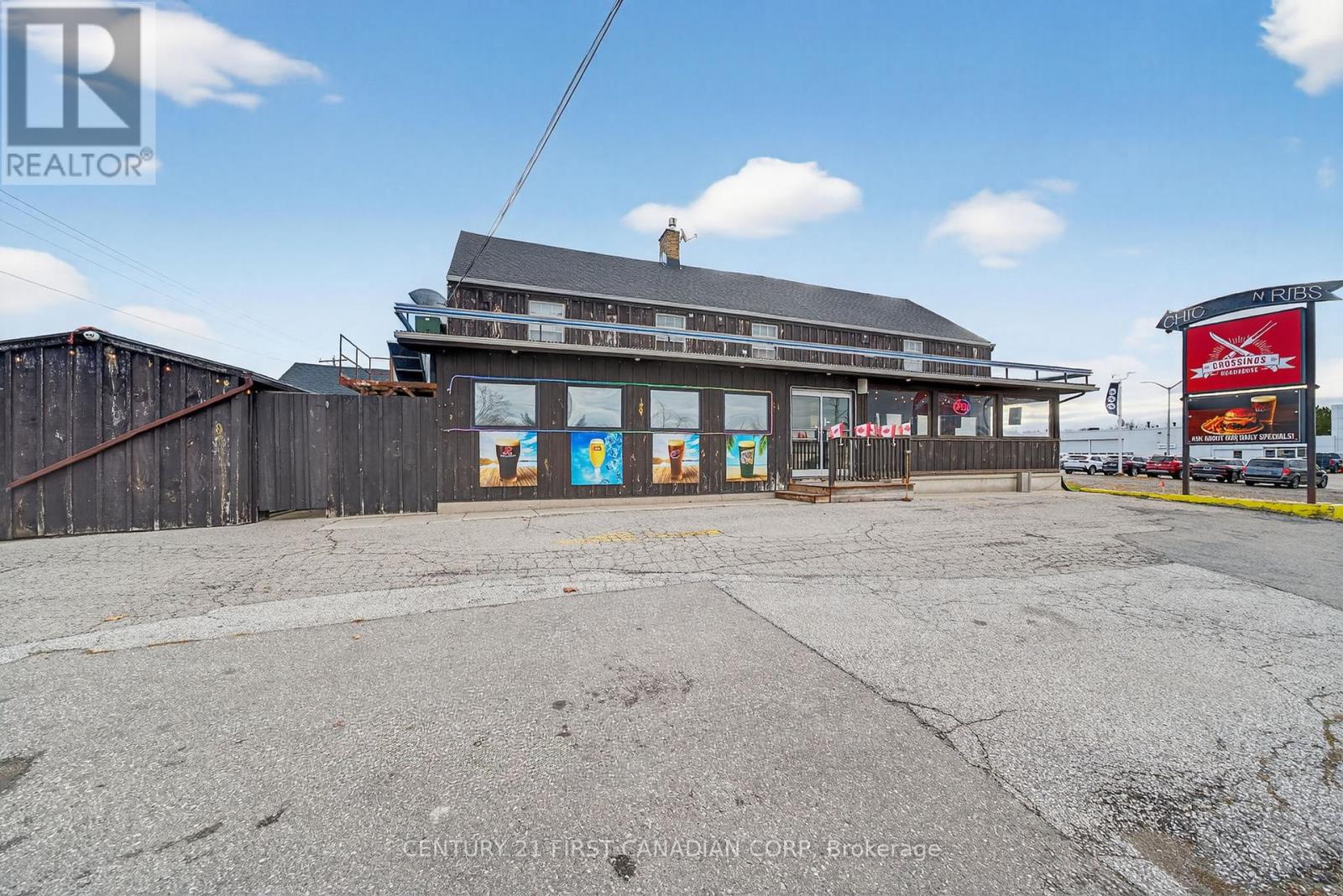 97 Main Street S, Lambton Shores, Ontario  N0N 1J0 - Photo 2 - X12696020