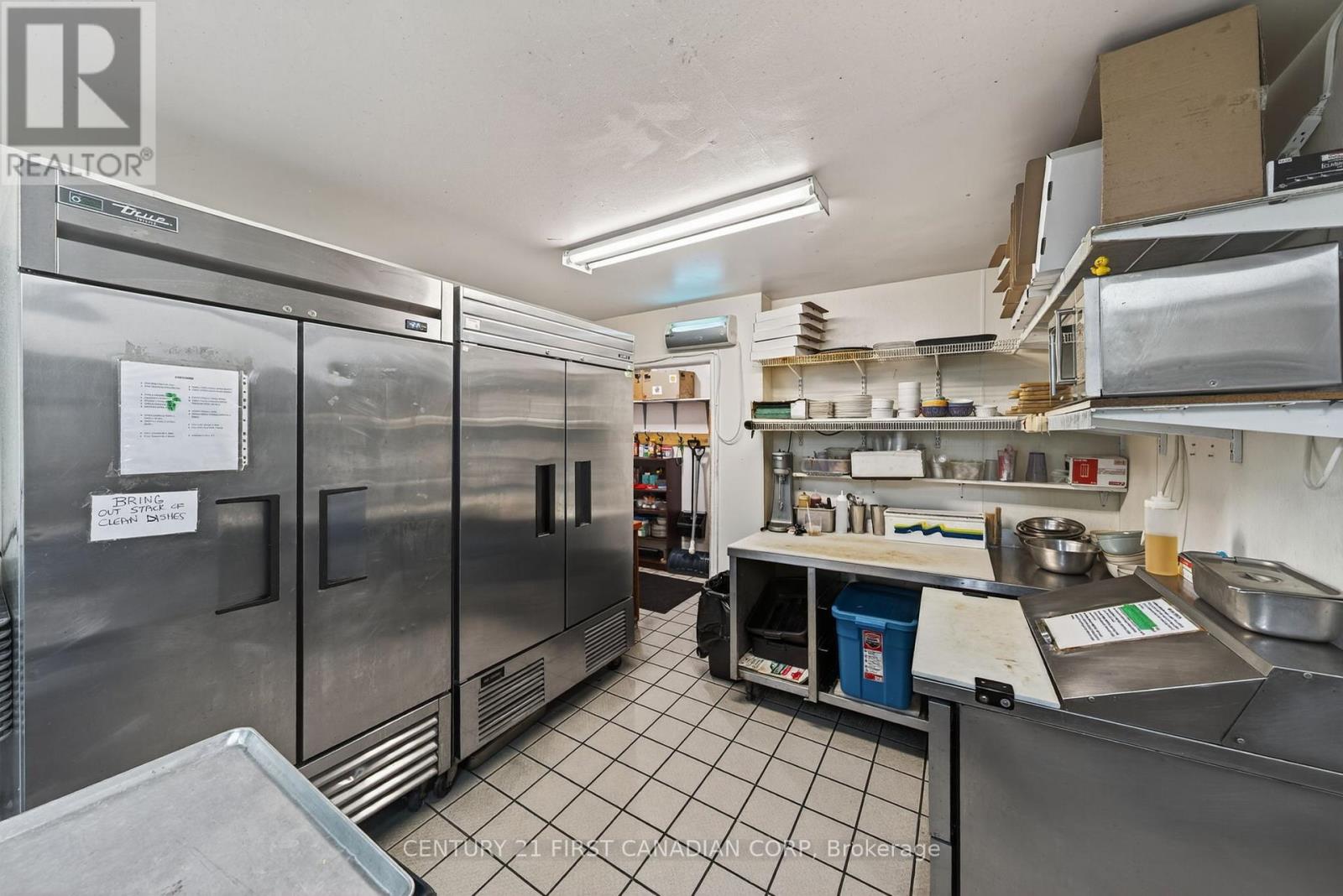 97 Main Street S, Lambton Shores, Ontario  N0N 1J0 - Photo 22 - X12696020