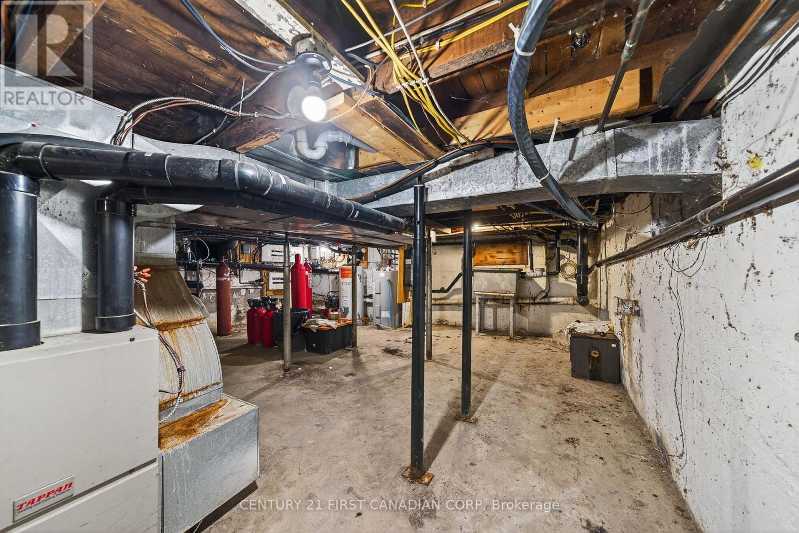 97 Main Street S, Lambton Shores, Ontario  N0N 1J0 - Photo 37 - X12696020