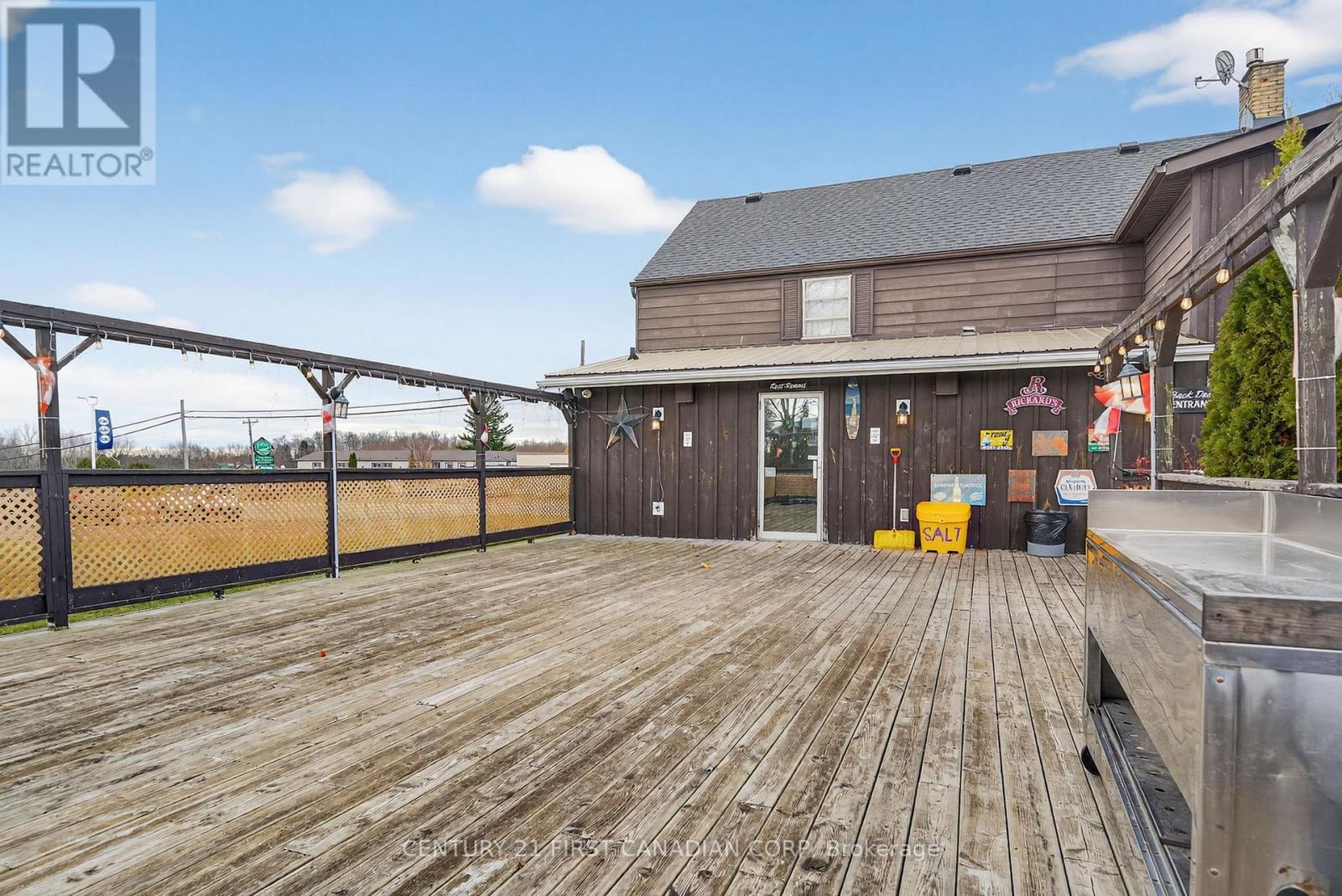 97 Main Street S, Lambton Shores, Ontario  N0N 1J0 - Photo 5 - X12696020