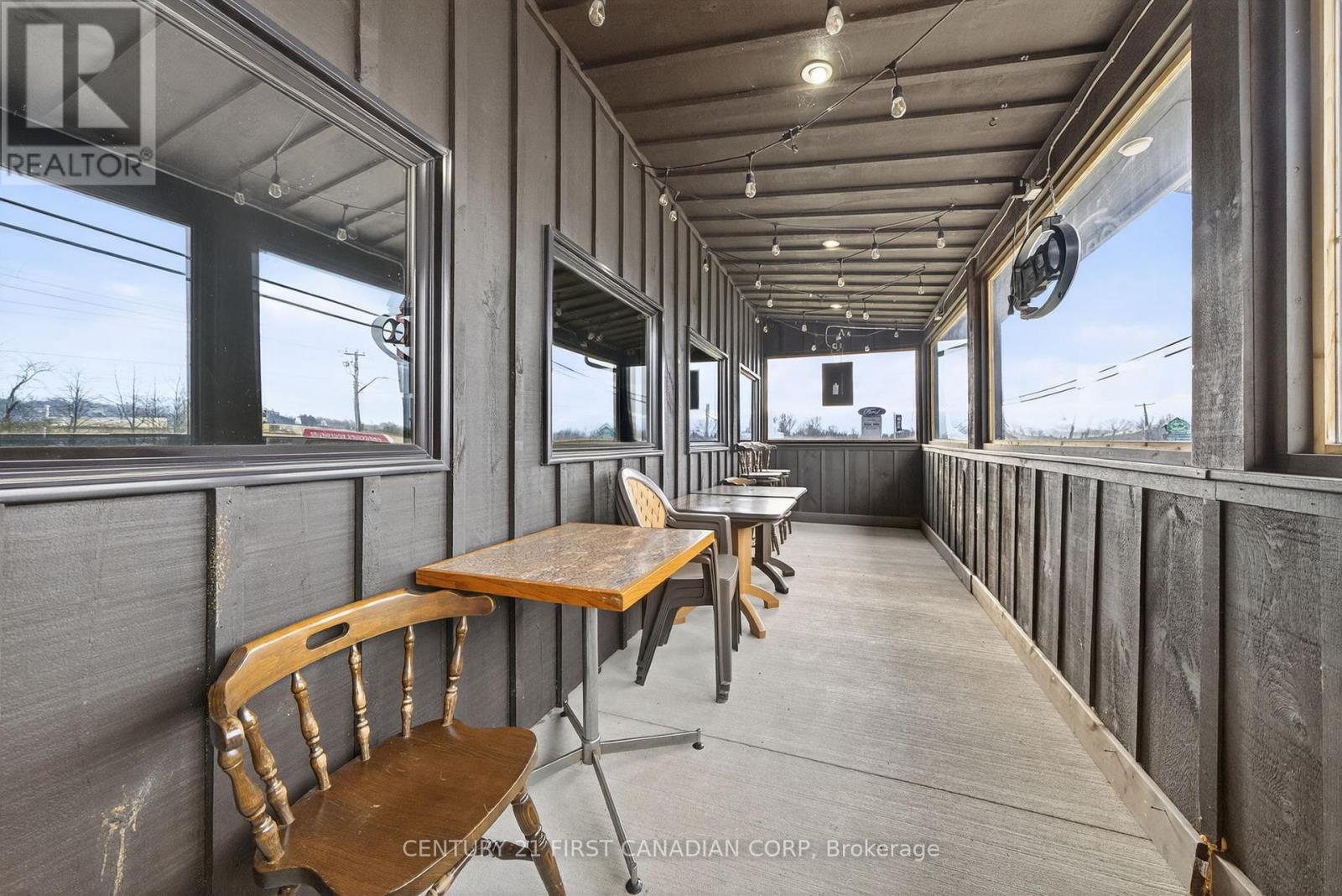 97 Main Street S, Lambton Shores, Ontario  N0N 1J0 - Photo 8 - X12696020