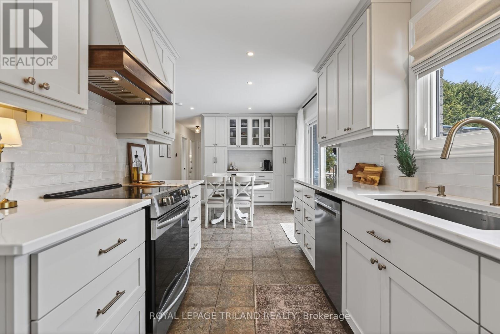 133 Delaware Street, Middlesex Centre, Ontario  N0L 1R0 - Photo 13 - X12696026