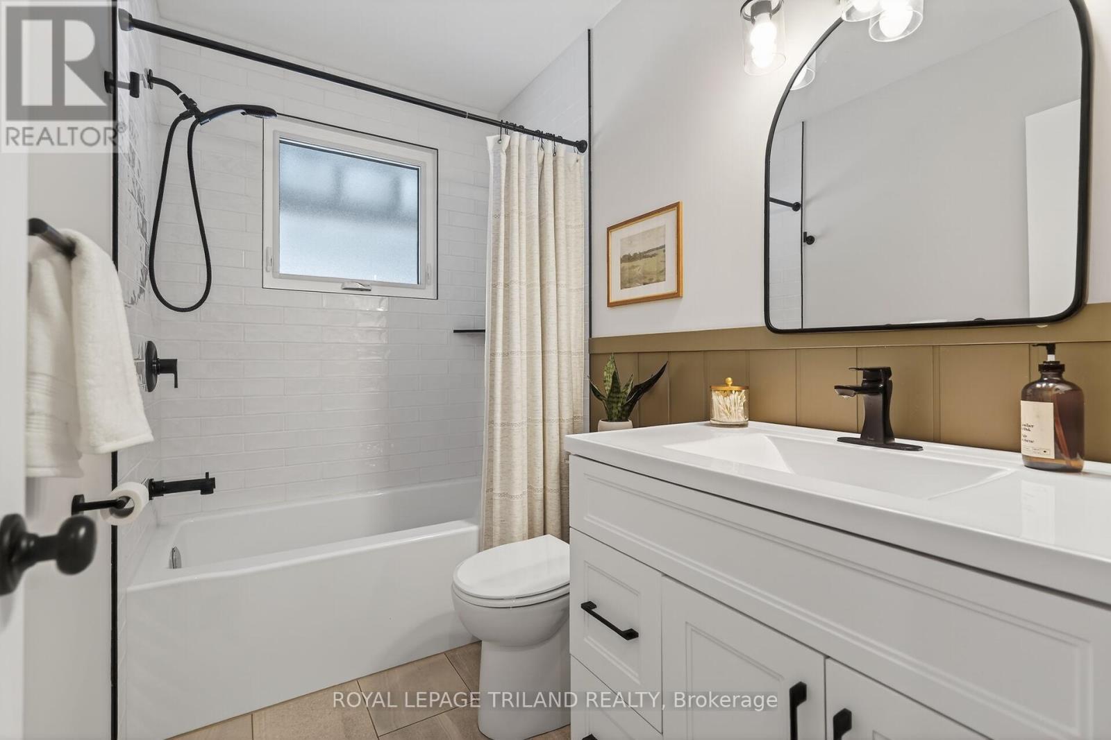 133 Delaware Street, Middlesex Centre, Ontario  N0L 1R0 - Photo 22 - X12696026