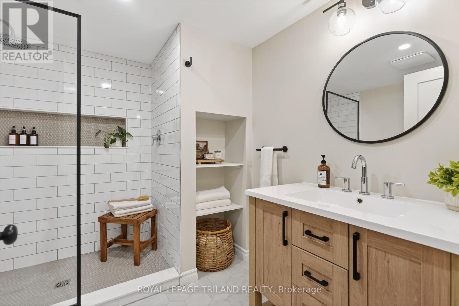 133 Delaware Street, Middlesex Centre, Ontario  N0L 1R0 - Photo 32 - X12696026