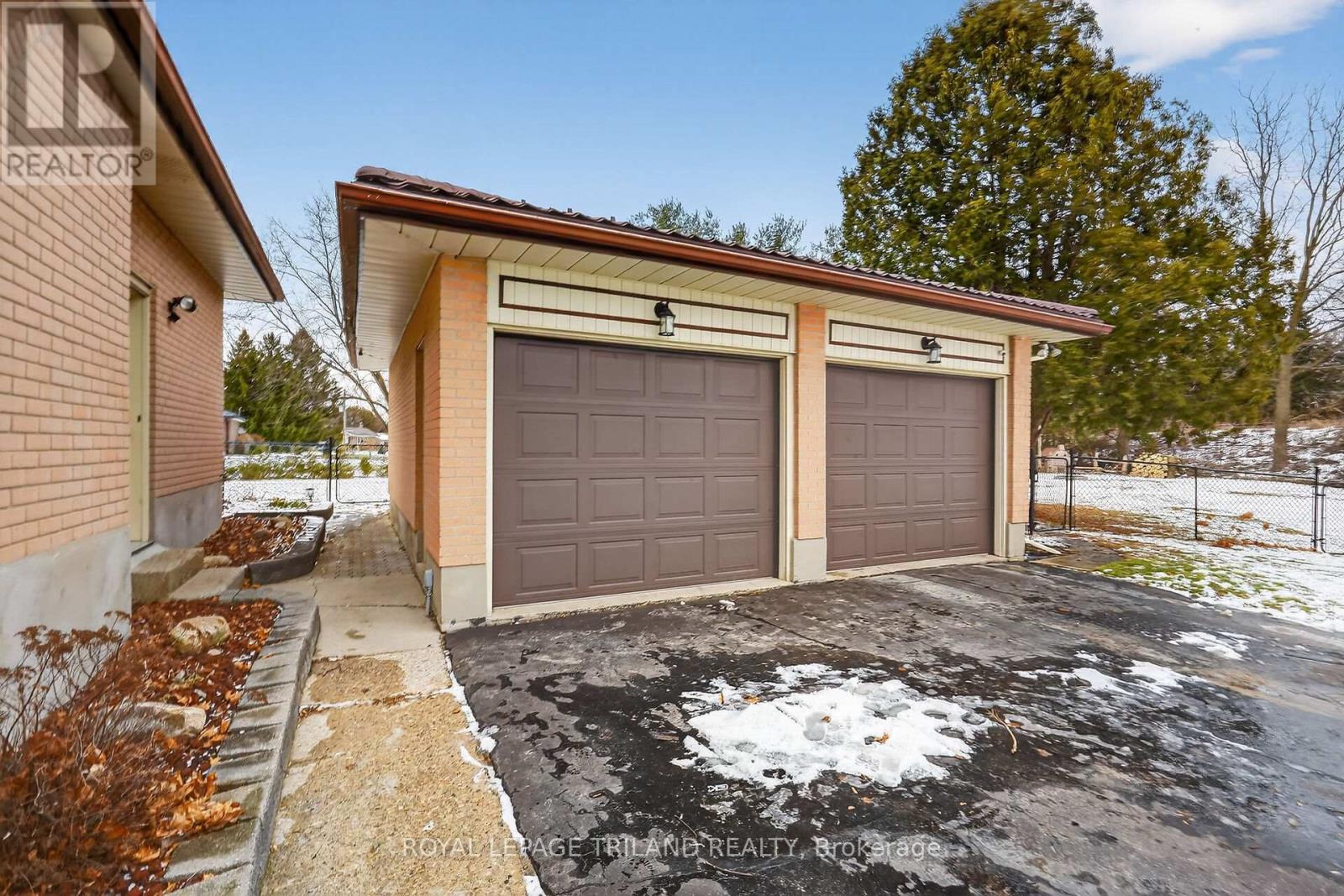 133 Delaware Street, Middlesex Centre, Ontario  N0L 1R0 - Photo 37 - X12696026