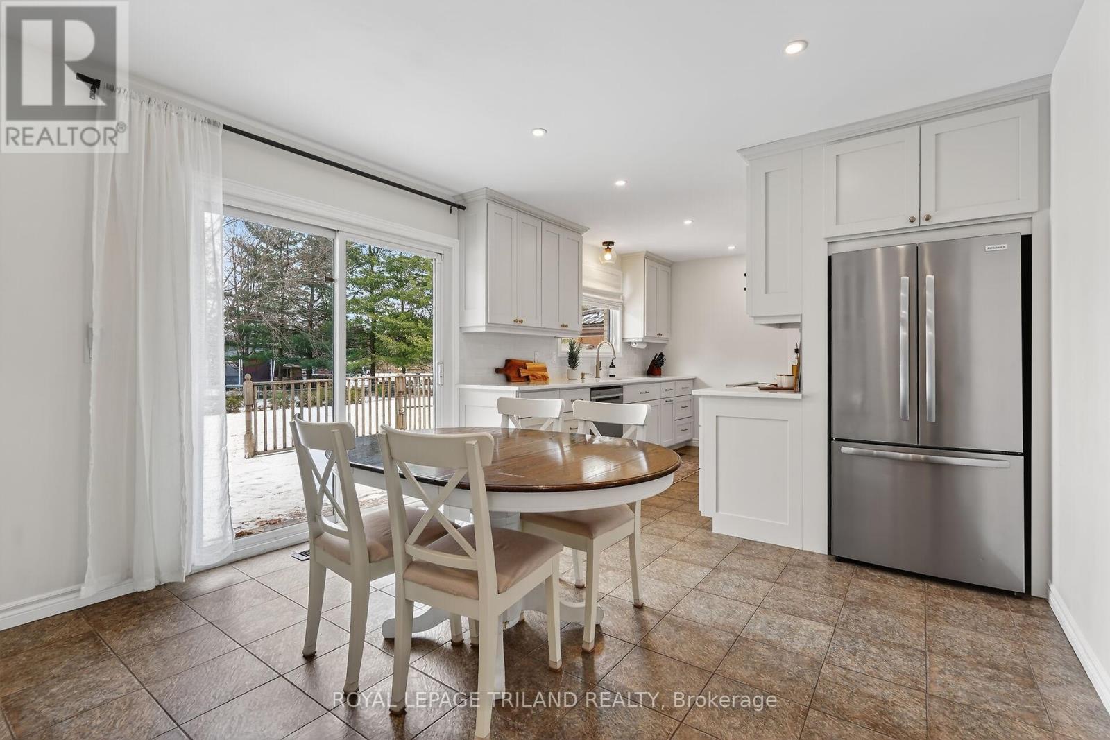 133 Delaware Street, Middlesex Centre, Ontario  N0L 1R0 - Photo 8 - X12696026