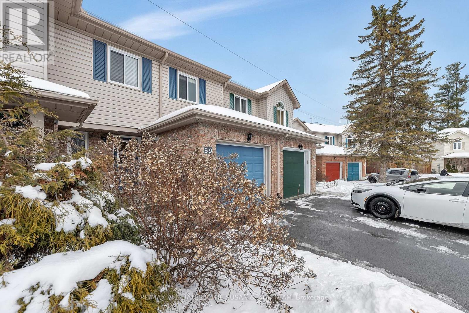 59 Birchbank Crescent, Ottawa, Ontario  K2M 2J9 - Photo 2 - X12695982