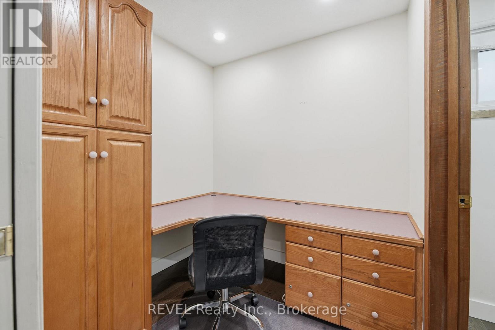 1 Laval Avenue, Welland, Ontario  L3B 4B9 - Photo 12 - X12695988