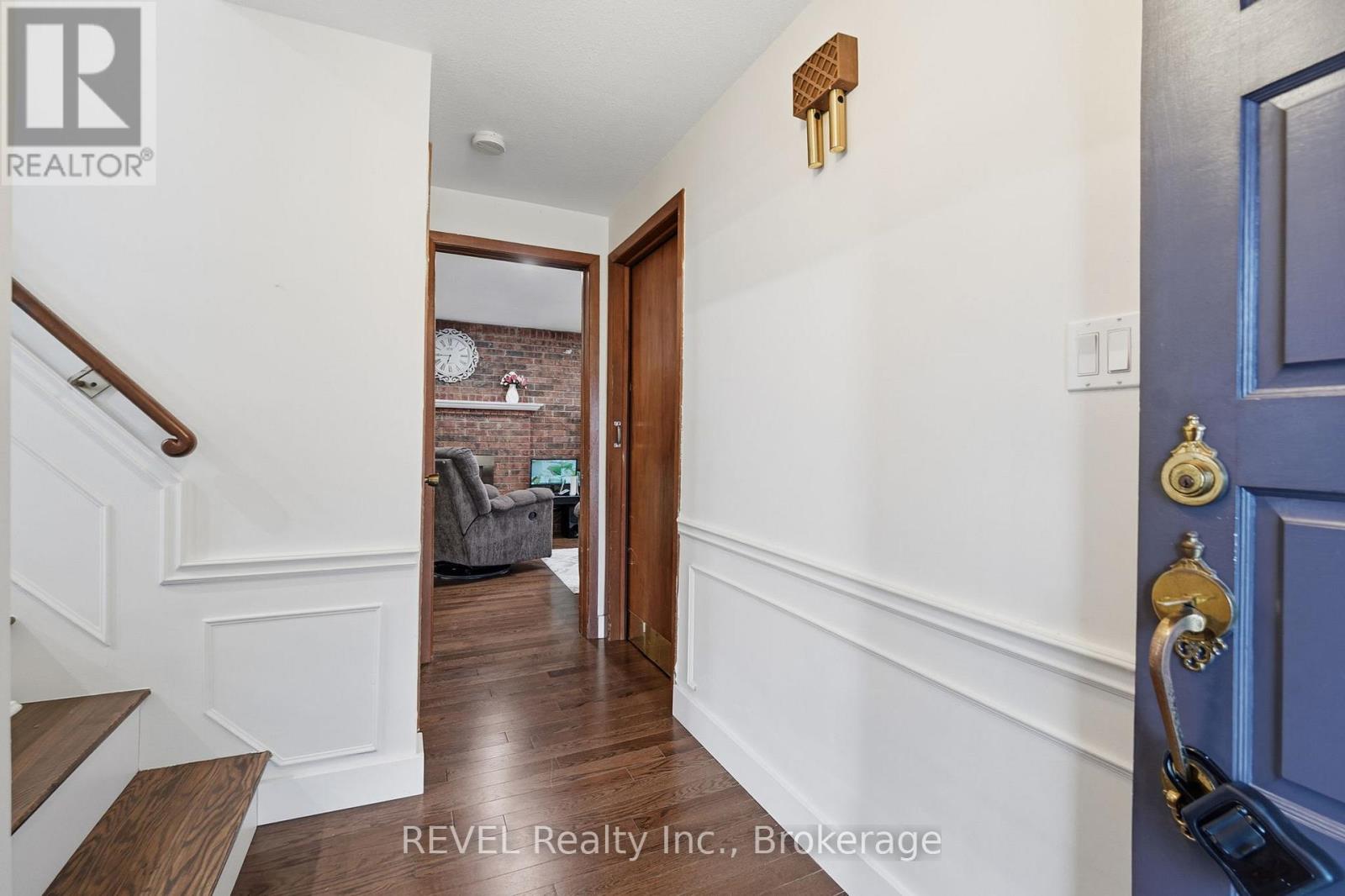 1 Laval Avenue, Welland, Ontario  L3B 4B9 - Photo 3 - X12695988