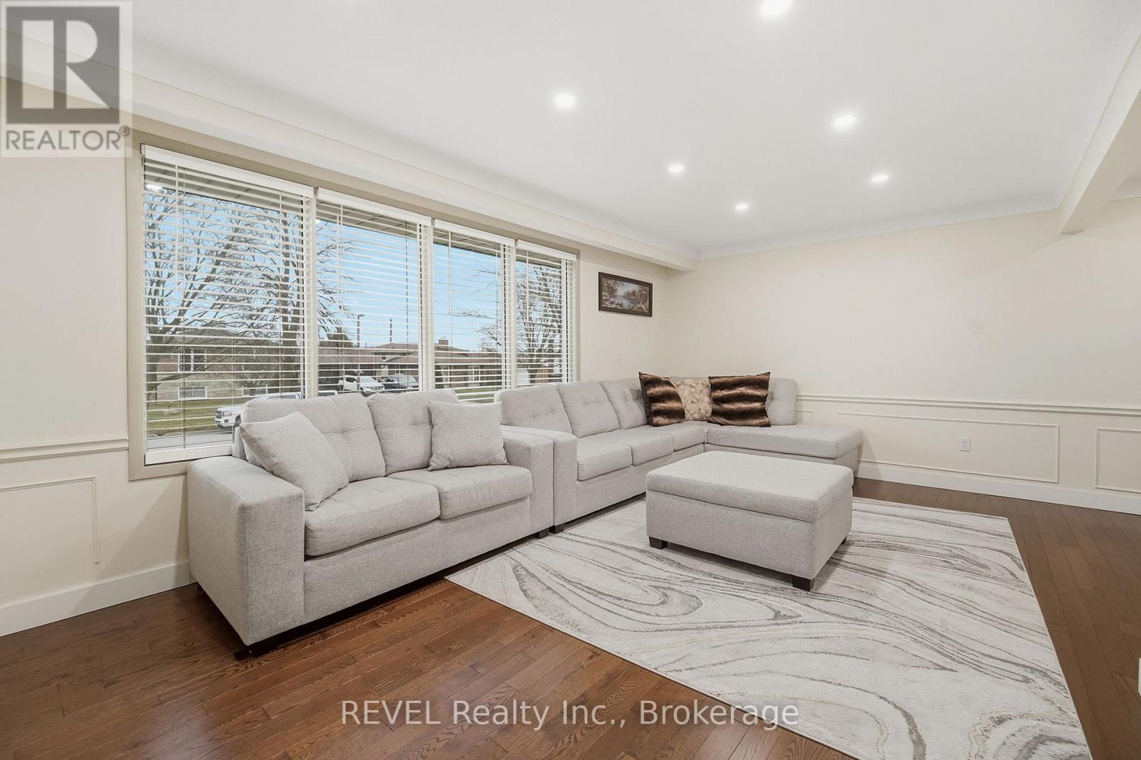 1 Laval Avenue, Welland, Ontario  L3B 4B9 - Photo 5 - X12695988