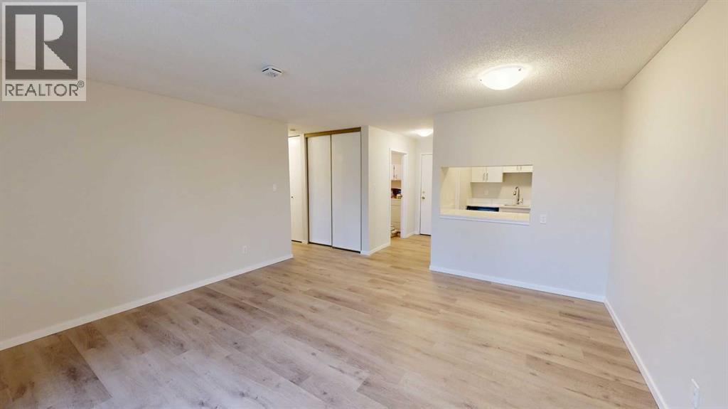 108, 405 Columbia Boulevard W, Lethbridge, Alberta  T1K 4R6 - Photo 2 - A2278622