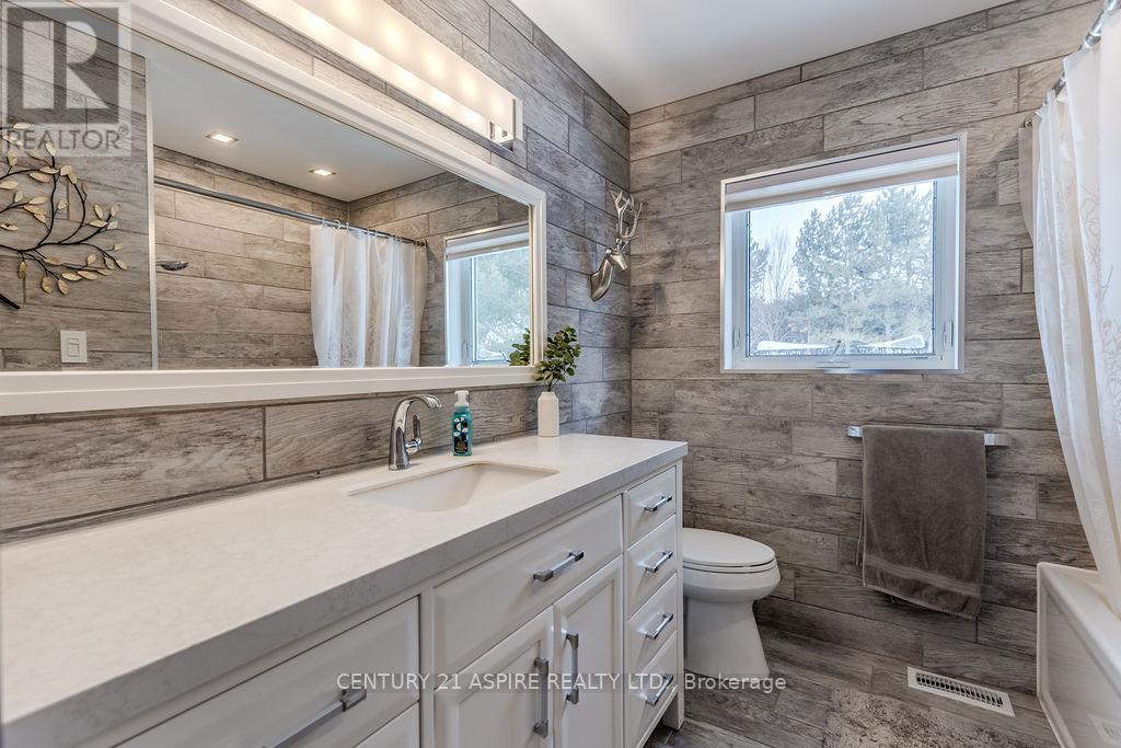 103 Stoneyfield Road, Laurentian Valley, Ontario  K8B 1B4 - Photo 15 - X12696004