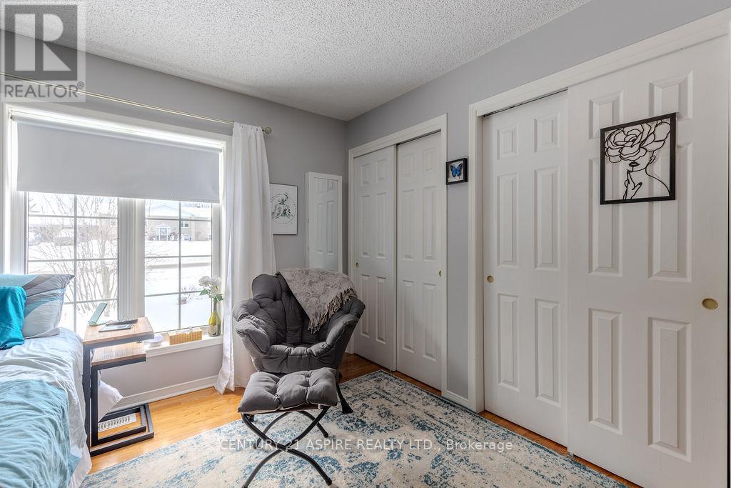 103 Stoneyfield Road, Laurentian Valley, Ontario  K8B 1B4 - Photo 20 - X12696004