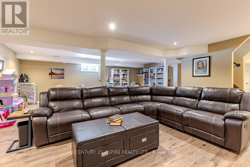 103 Stoneyfield Road, Laurentian Valley, Ontario  K8B 1B4 - Photo 23 - X12696004