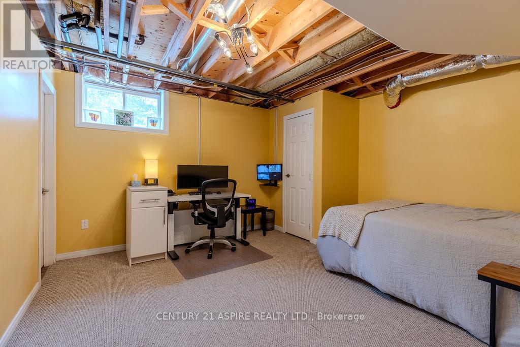 103 Stoneyfield Road, Laurentian Valley, Ontario  K8B 1B4 - Photo 30 - X12696004