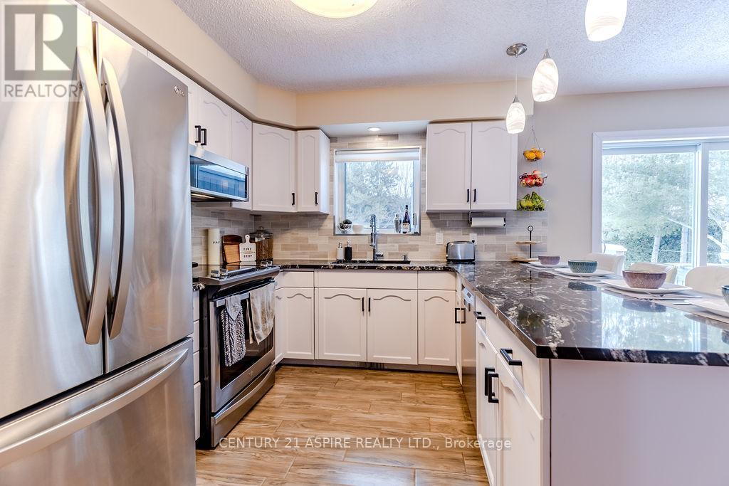 103 Stoneyfield Road, Laurentian Valley, Ontario  K8B 1B4 - Photo 9 - X12696004