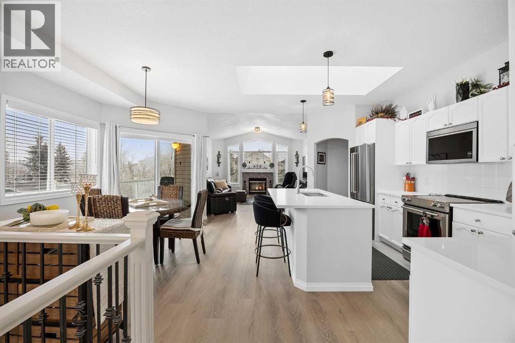 127 Invermere Close, Chestermere, Alberta  T1X 1L3 - Photo 9 - A2277017