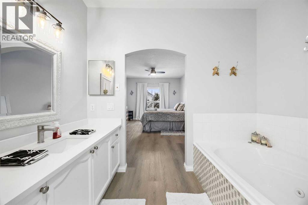 127 Invermere Close, Chestermere, Alberta  T1X 1L3 - Photo 25 - A2277017