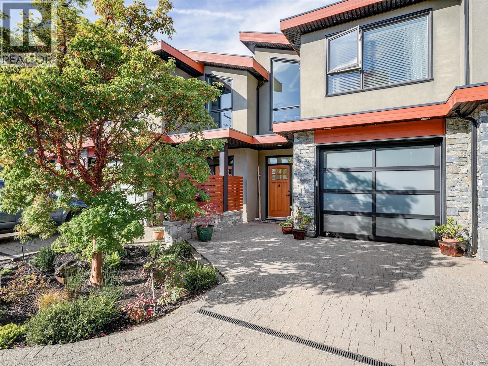 4 2350 Henry Ave, Sidney, British Columbia