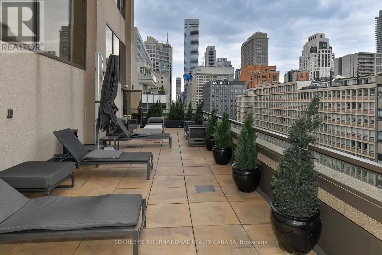 2202 - 175 Cumberland Street, Toronto, Ontario  M5R 3M9 - Photo 21 - C12695894