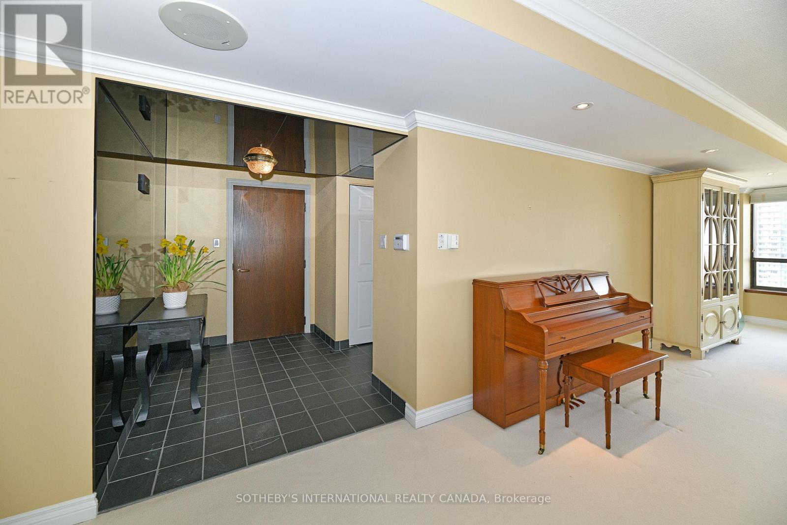 2202 - 175 Cumberland Street, Toronto, Ontario  M5R 3M9 - Photo 26 - C12695894