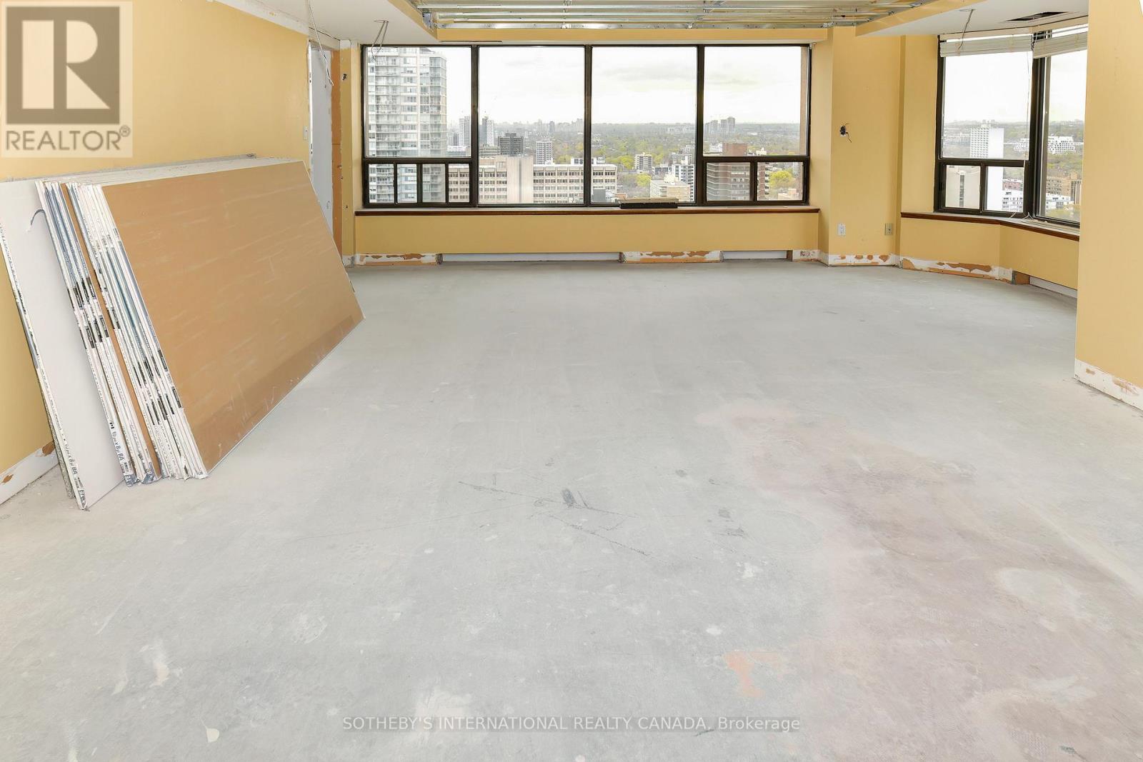 2202 - 175 Cumberland Street, Toronto, Ontario  M5R 3M9 - Photo 3 - C12695894