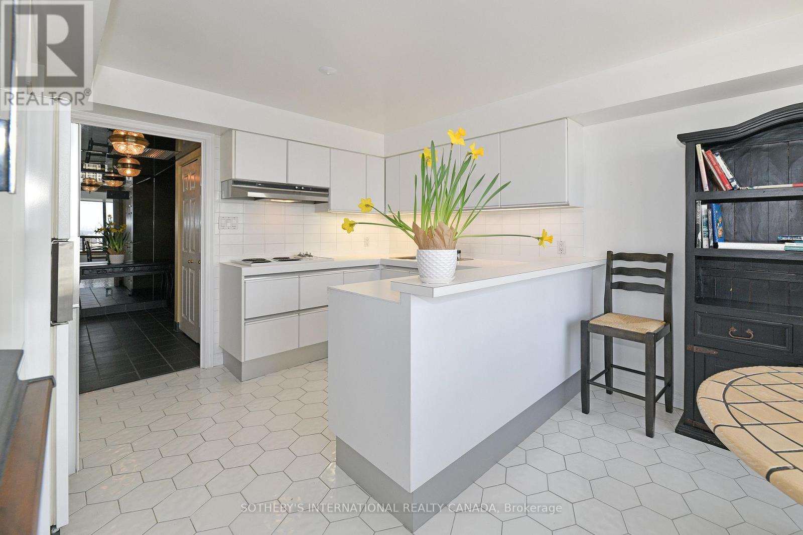 2202 - 175 Cumberland Street, Toronto, Ontario  M5R 3M9 - Photo 36 - C12695894