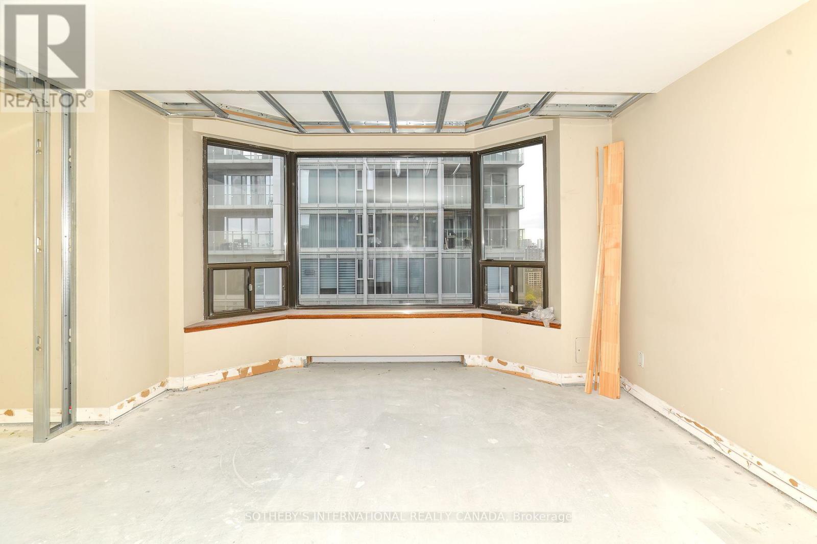 2202 - 175 Cumberland Street, Toronto, Ontario  M5R 3M9 - Photo 8 - C12695894