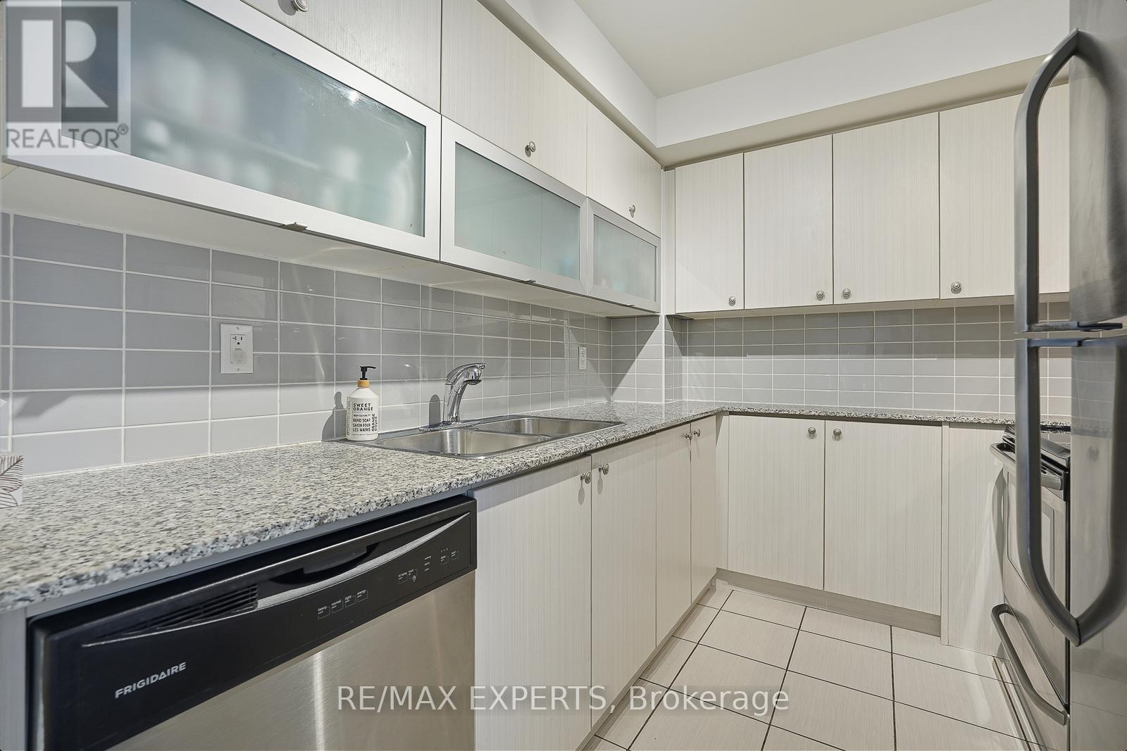 2511 - 275 Yorkland Road, Toronto, Ontario  M2J 0B4 - Photo 9 - C12695928