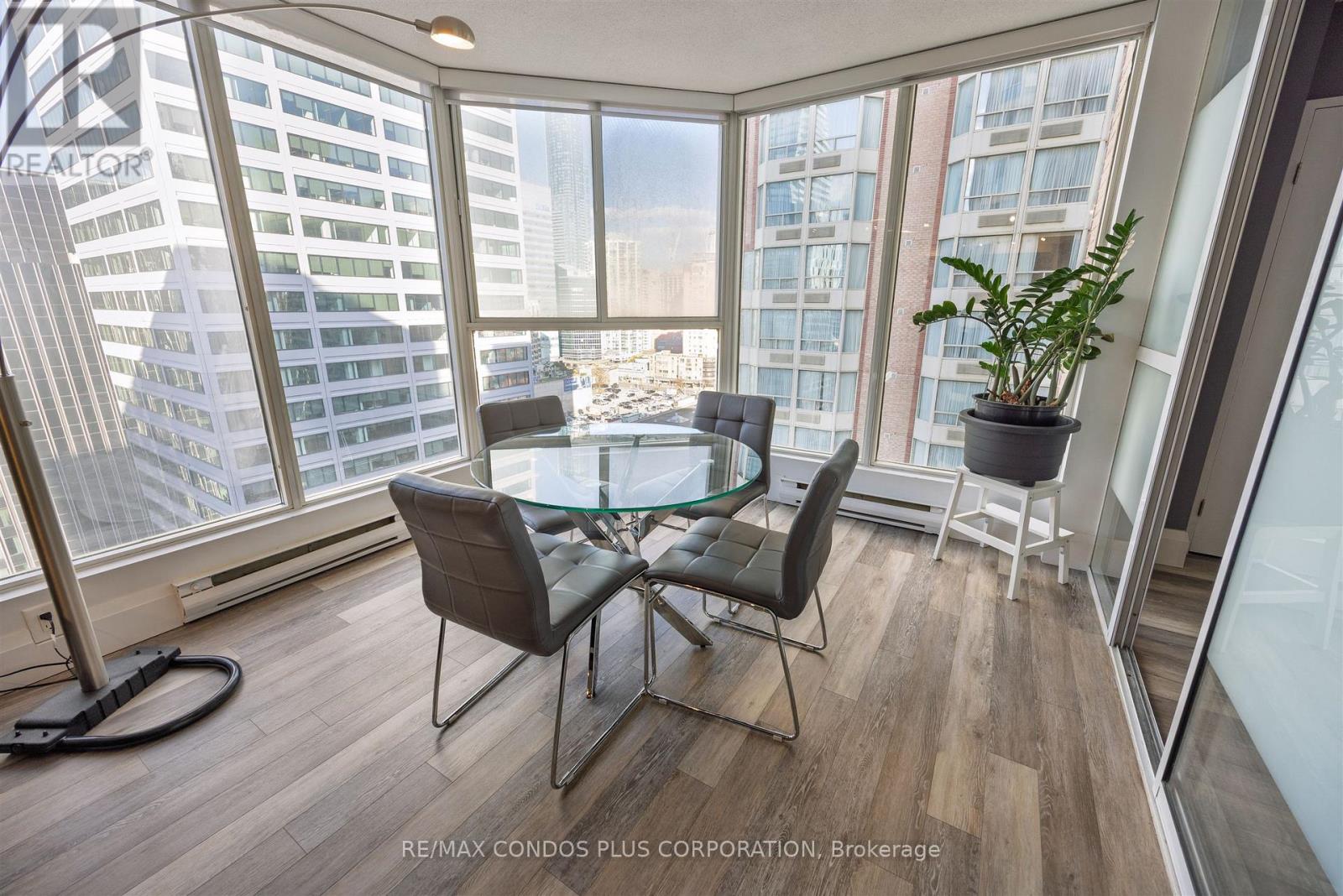 1807 - 55 Centre Avenue, Toronto, Ontario  M5G 1R4 - Photo 11 - C12695932