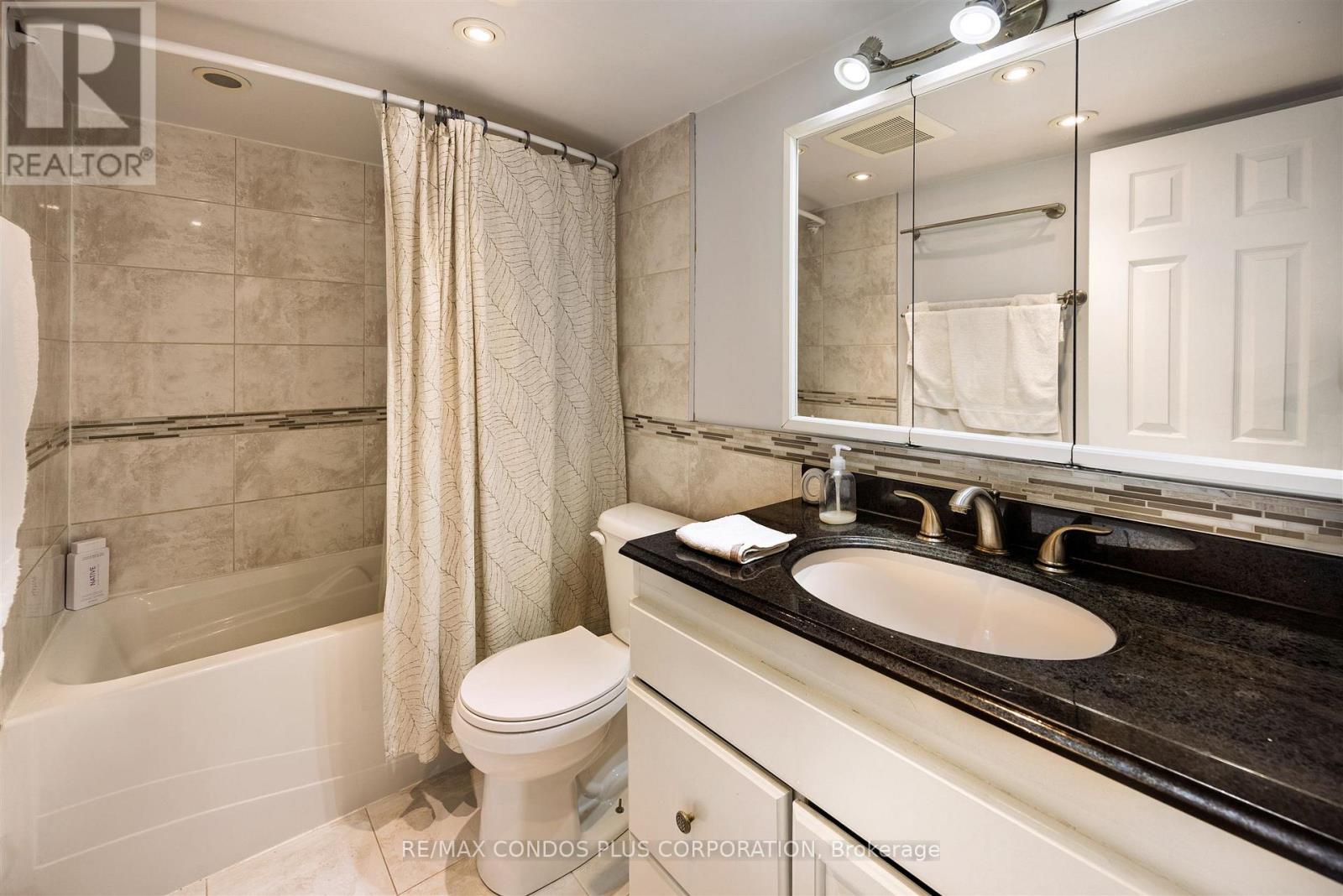 1807 - 55 Centre Avenue, Toronto, Ontario  M5G 1R4 - Photo 20 - C12695932