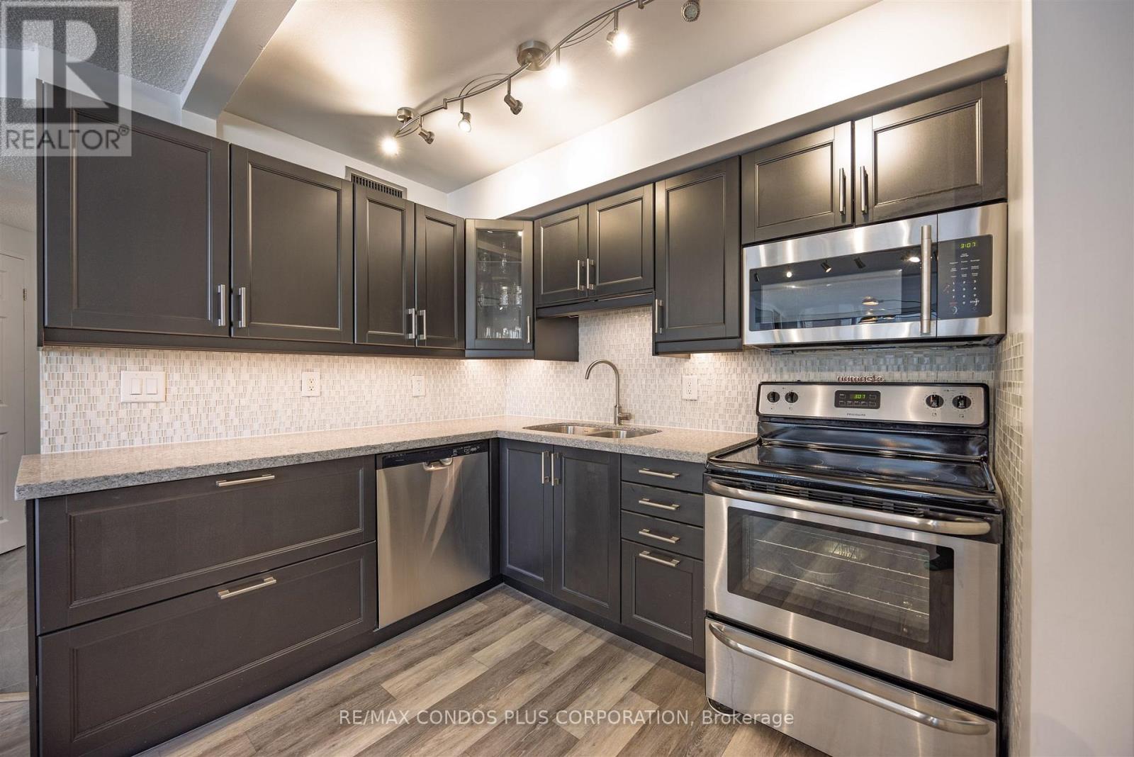 1807 - 55 Centre Avenue, Toronto, Ontario  M5G 1R4 - Photo 5 - C12695932