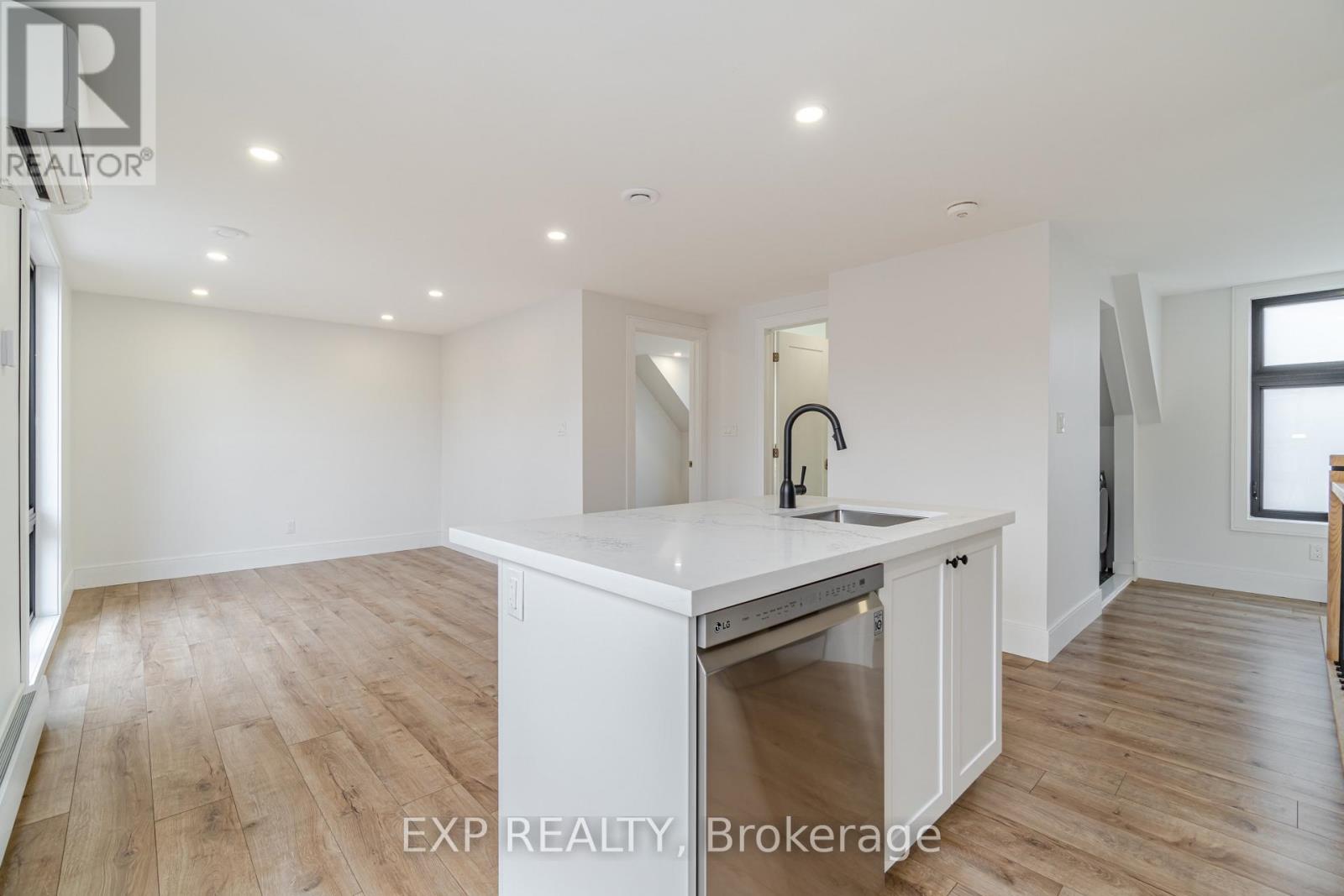 Laneway - 581 Crawford Street, Toronto, Ontario  M6G 3K1 - Photo 12 - C12695940