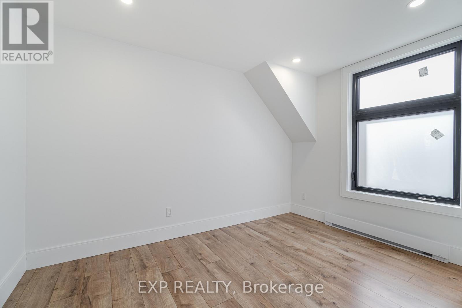 Laneway - 581 Crawford Street, Toronto, Ontario  M6G 3K1 - Photo 17 - C12695940