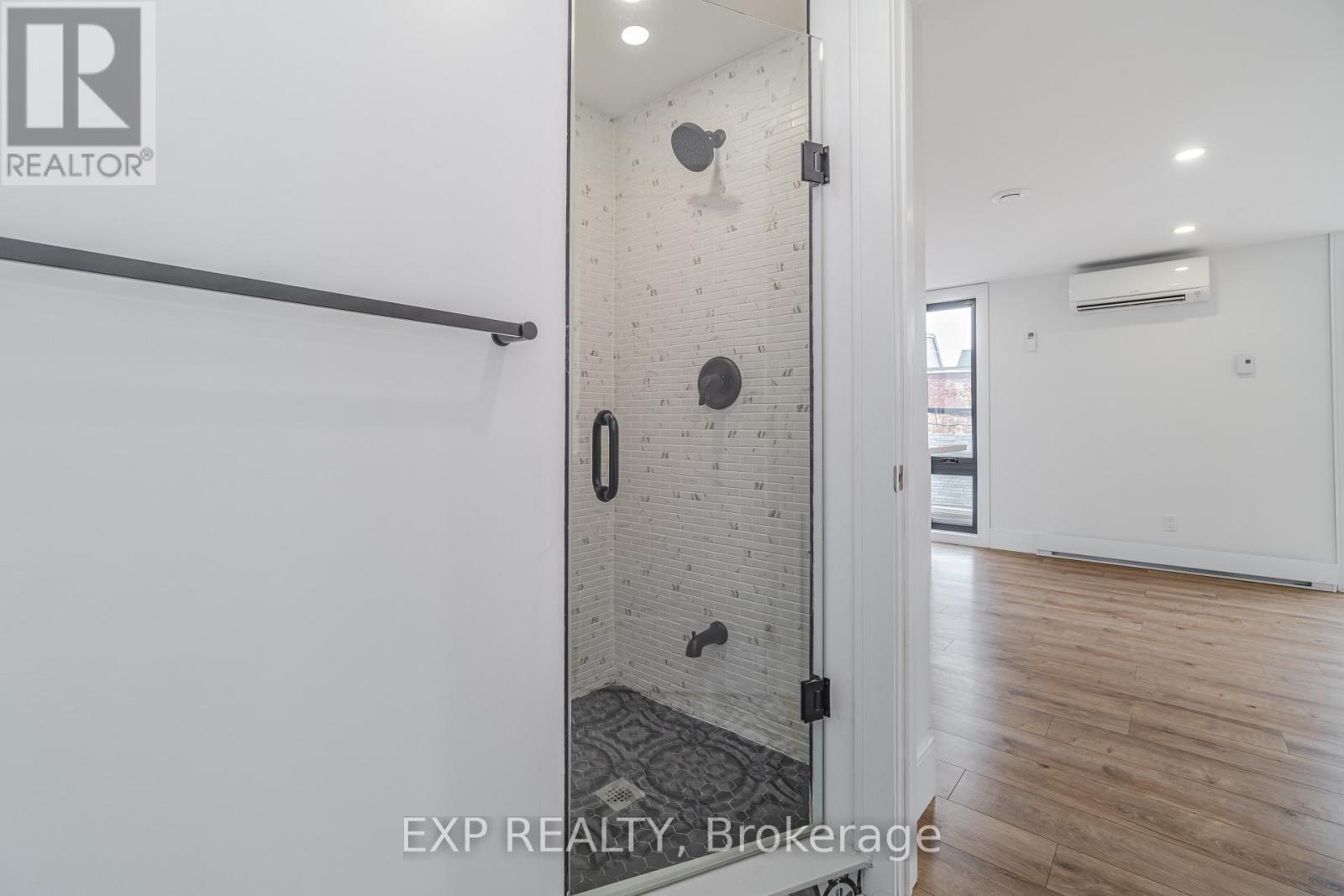 Laneway - 581 Crawford Street, Toronto, Ontario  M6G 3K1 - Photo 21 - C12695940